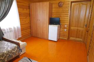 Гостевой дом Ак-Туру Ая Номер стандарт с 1 двуспальной кроватью-2