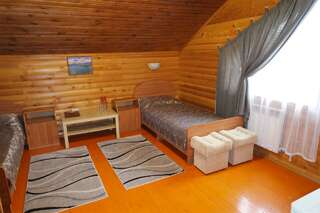 Гостевой дом Ак-Туру Ая Номер стандарт с 2 односпальными кроватями-1